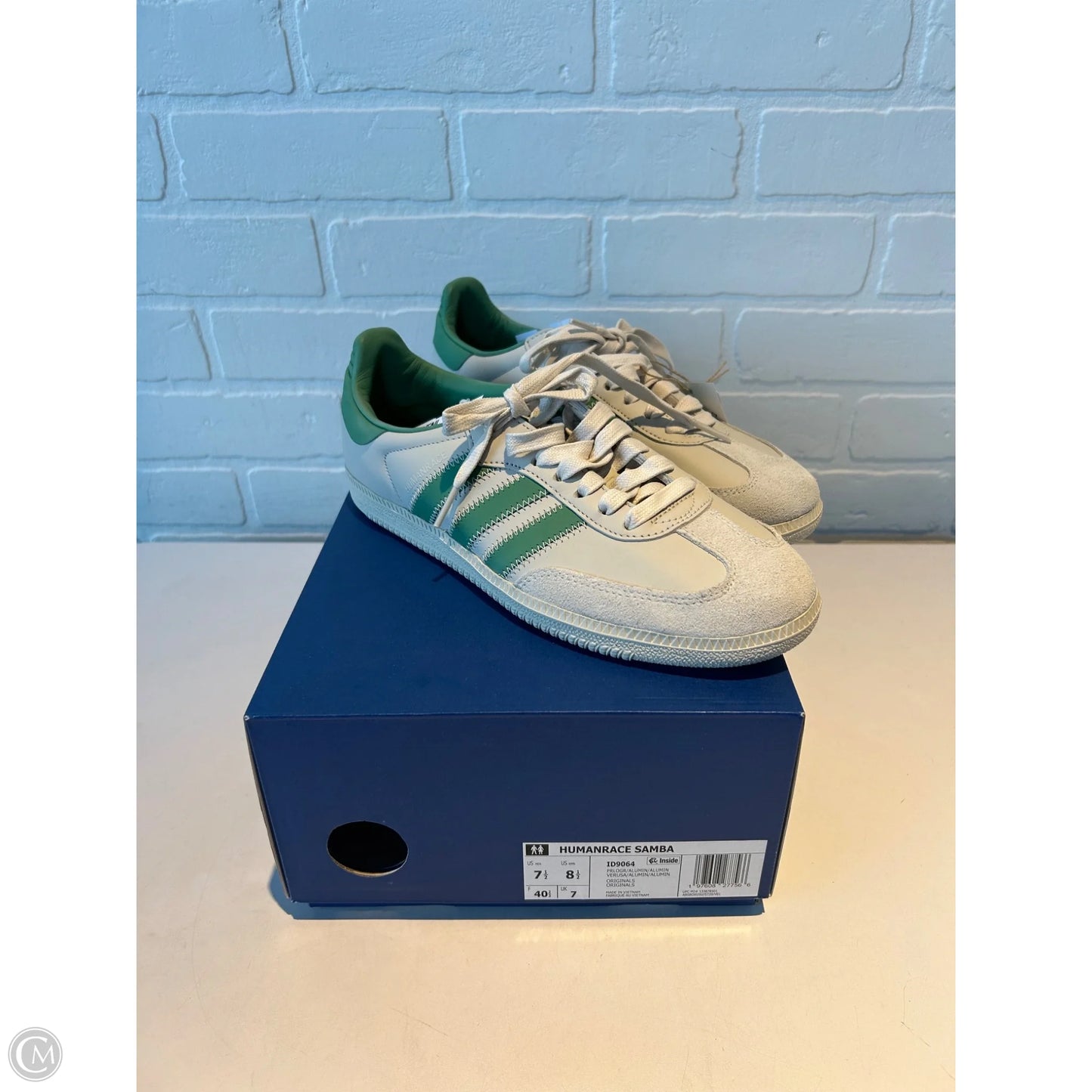 Shoes Sneakers By Adidas In Green & White, Size: 8.5