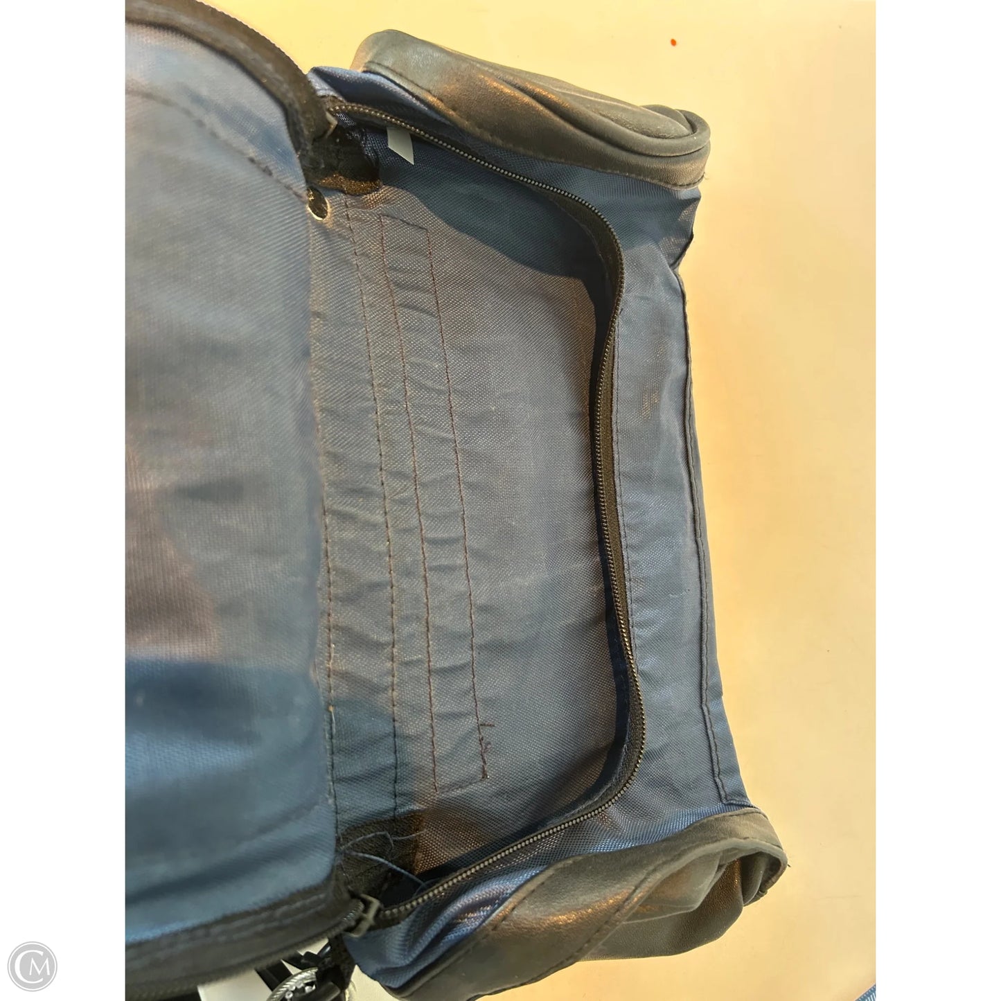 Belt Bag By Buxton, Size: Medium