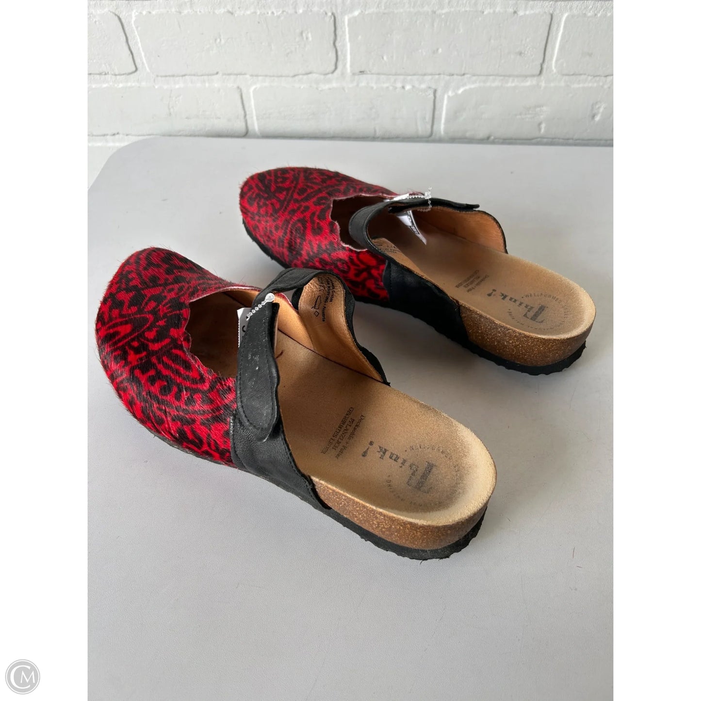 Shoes Flats By Think In Black & Red, Size: 10.5