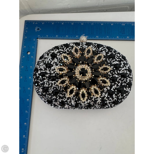 Clutch By Clothes Mentor, Size: Small