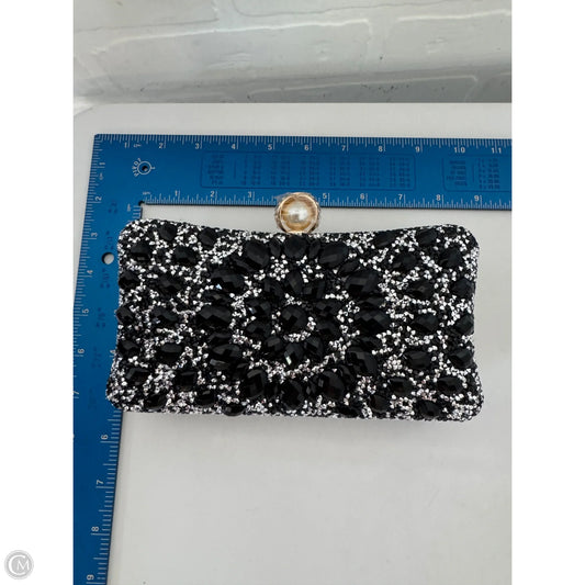Clutch By Clothes Mentor, Size: Small