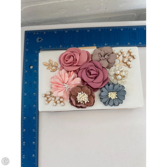 Clutch By Clothes Mentor, Size: Medium