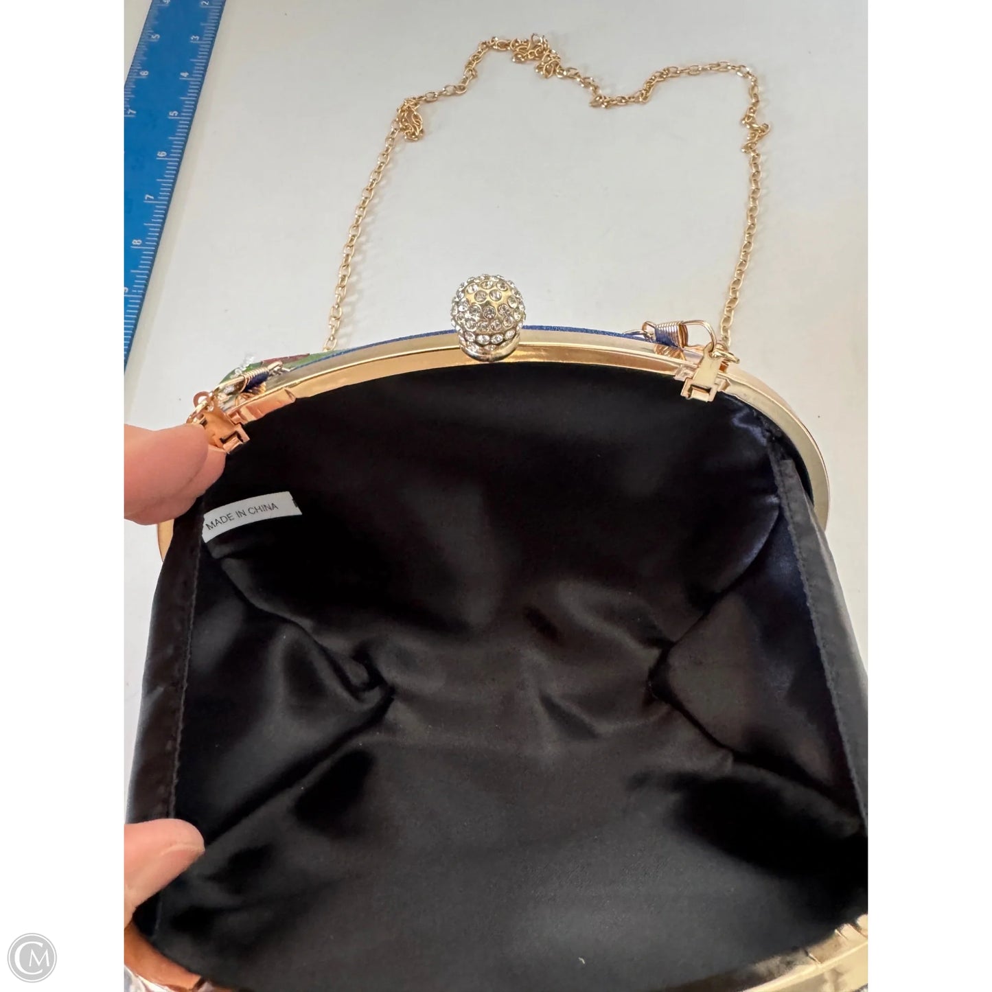 Clutch By Clothes Mentor, Size: Medium