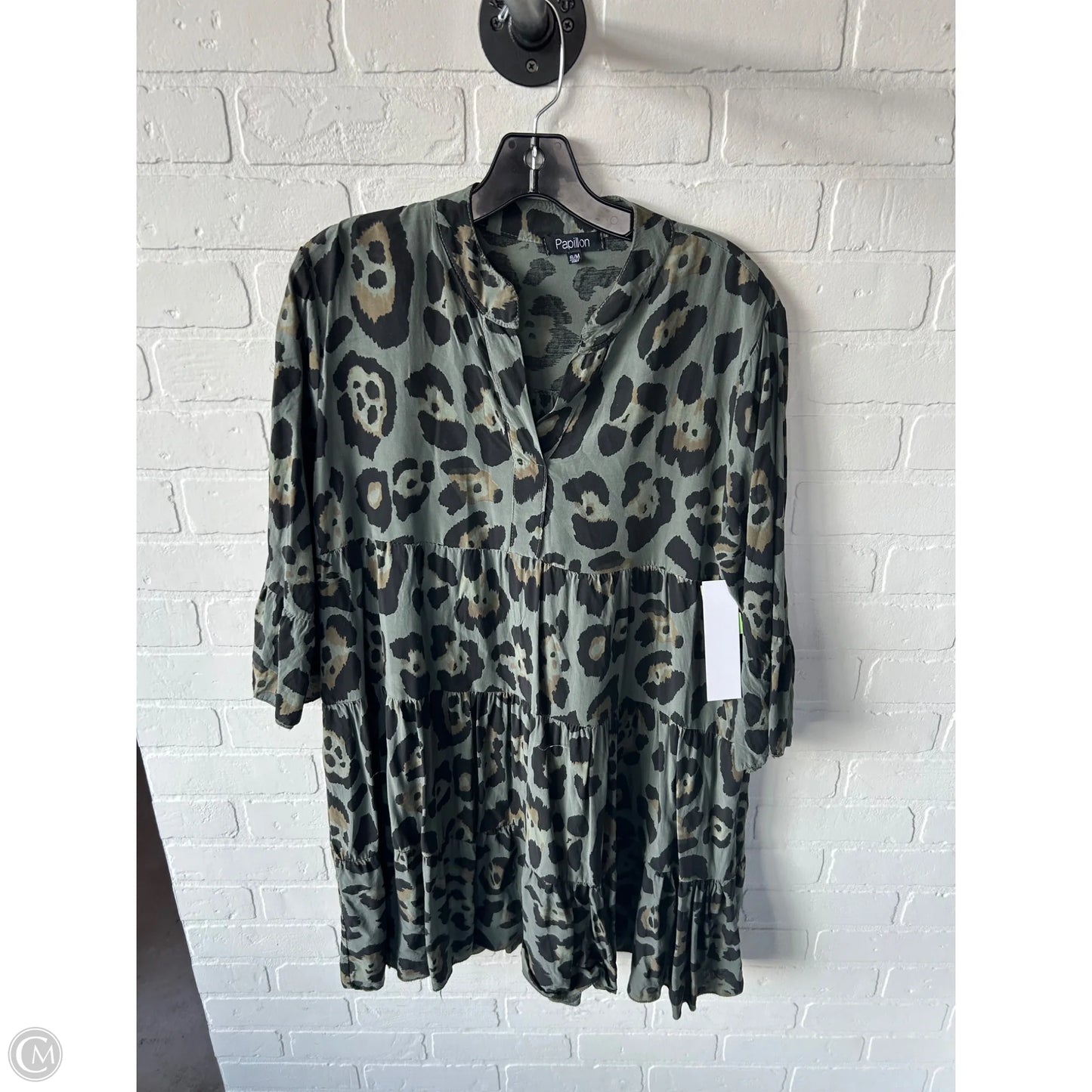 Dress Casual Short By Papillion In Black & Green, Size: S