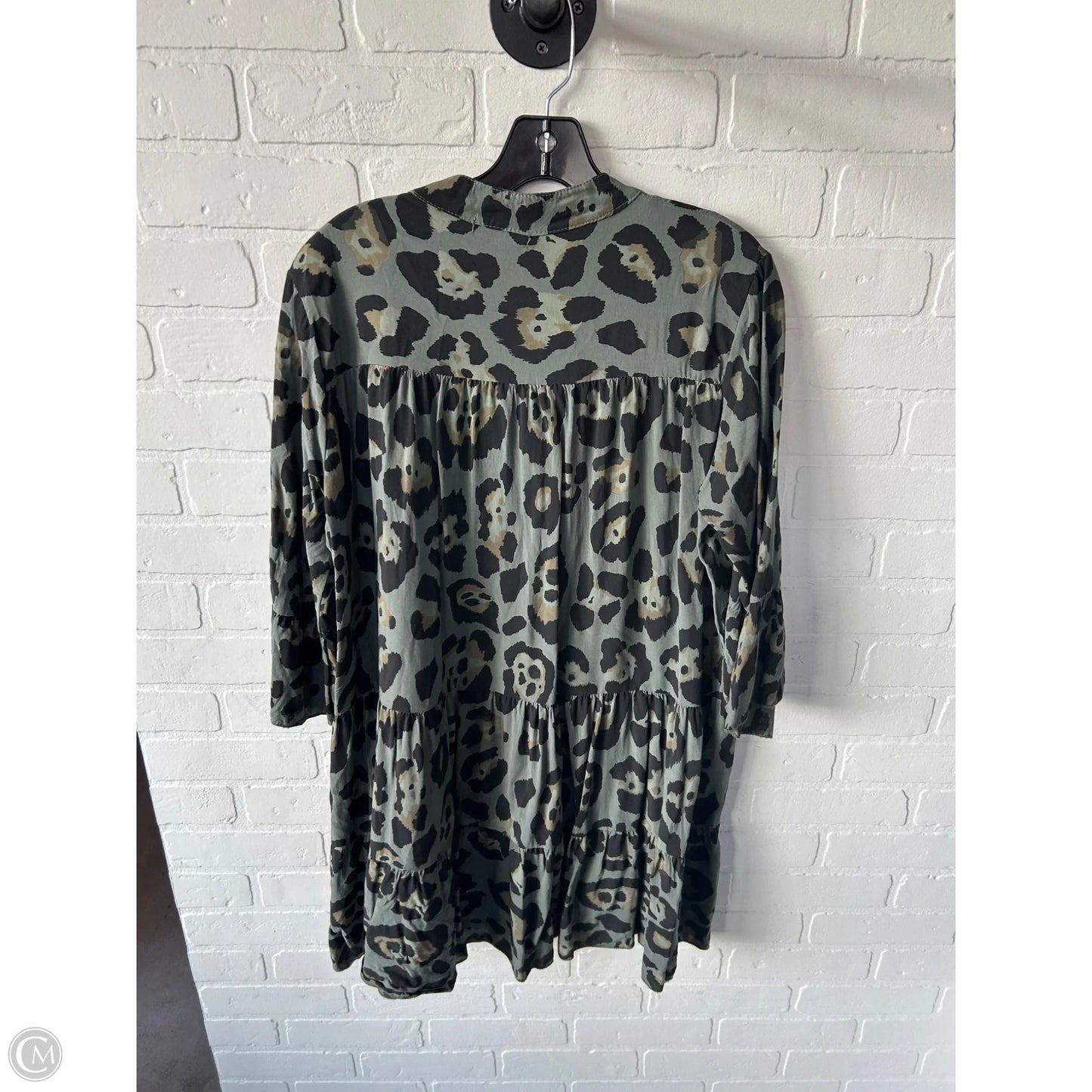 Dress Casual Short By Papillion In Black & Green, Size: S