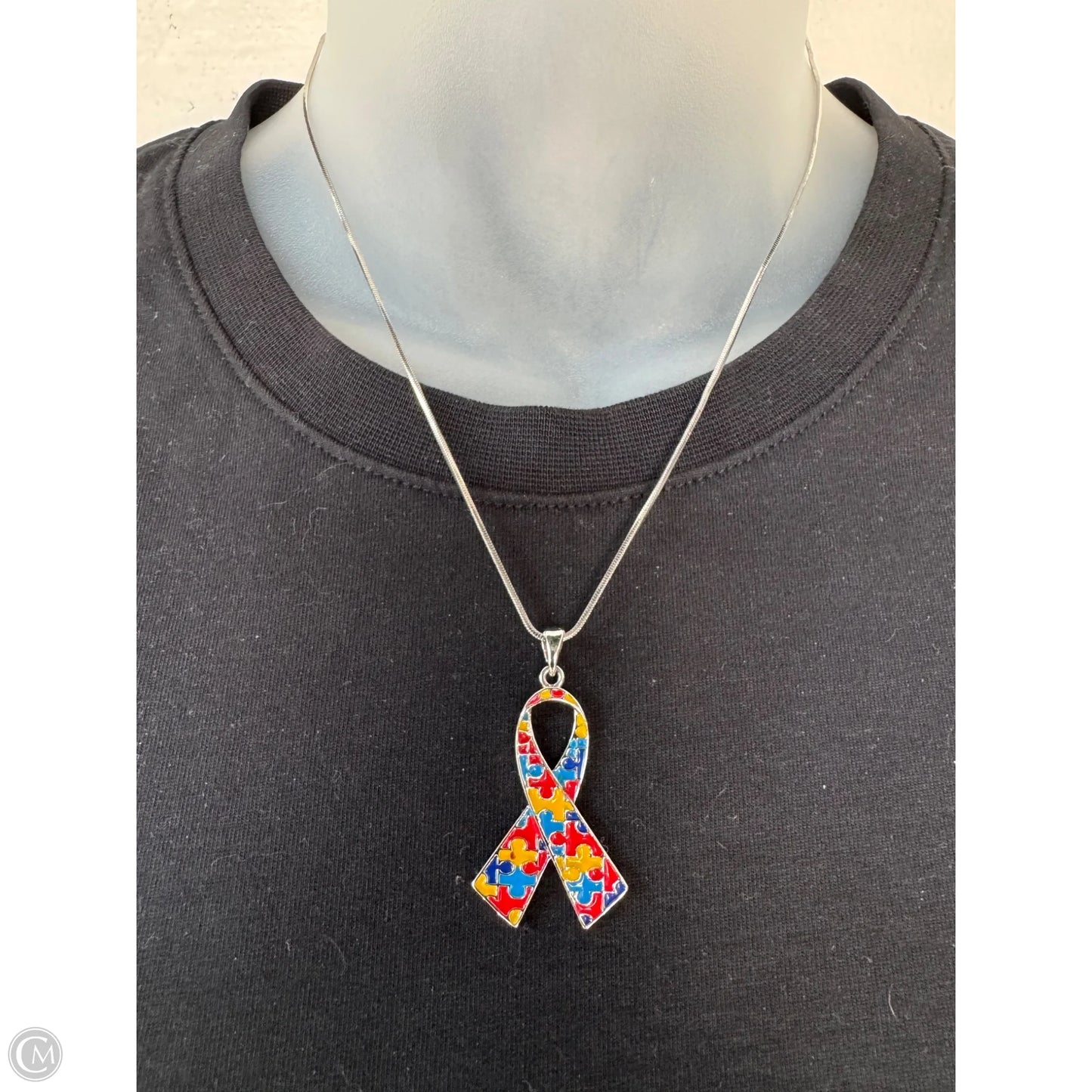 Necklace Pendant By Clothes Mentor