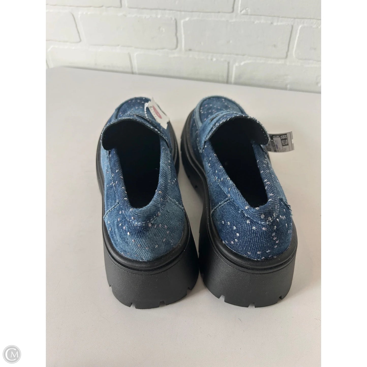 Shoes Athletic By Clothes Mentor In Blue Denim, Size: 9.5