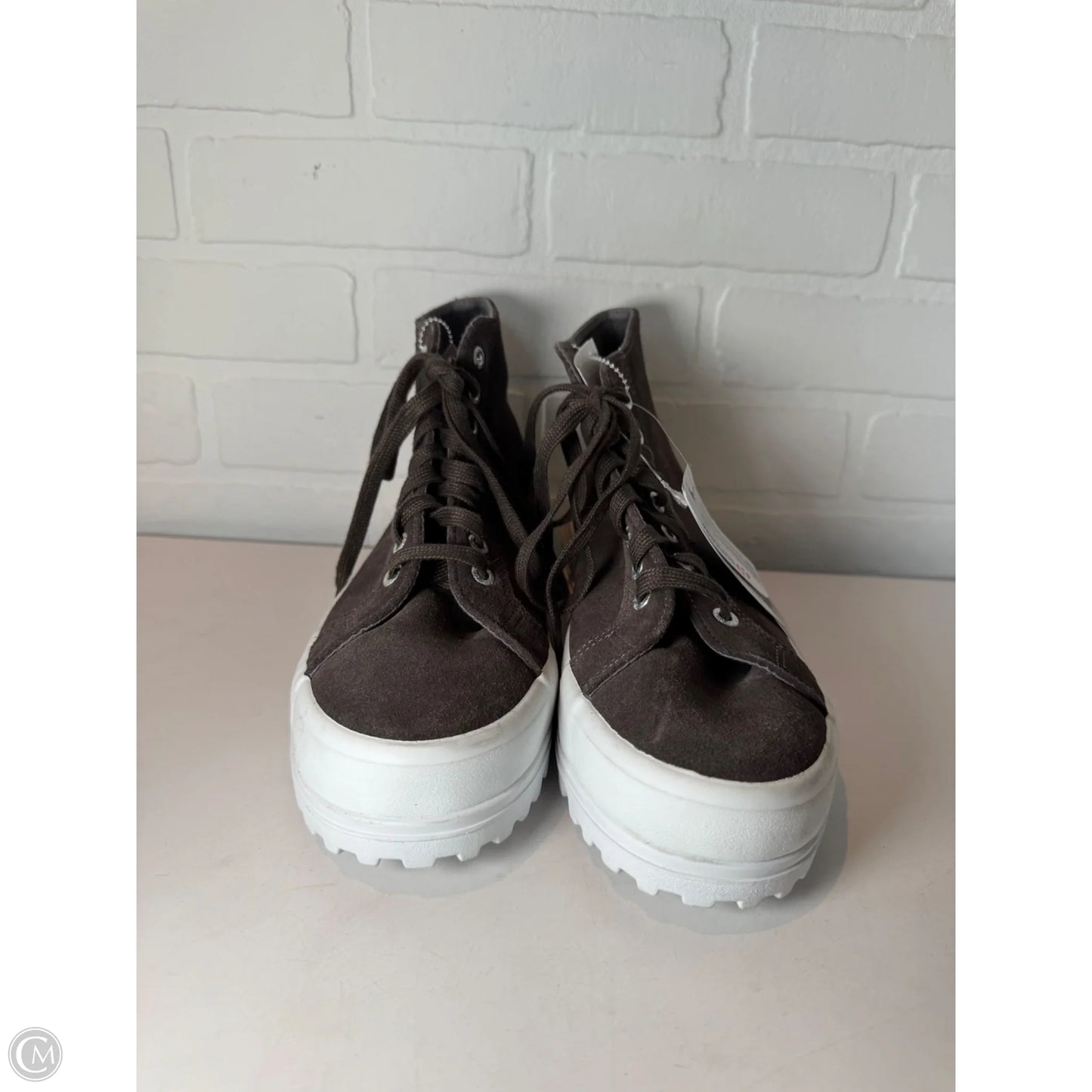 Shoes Sneakers By Superga In Grey & White, Size: 9.5