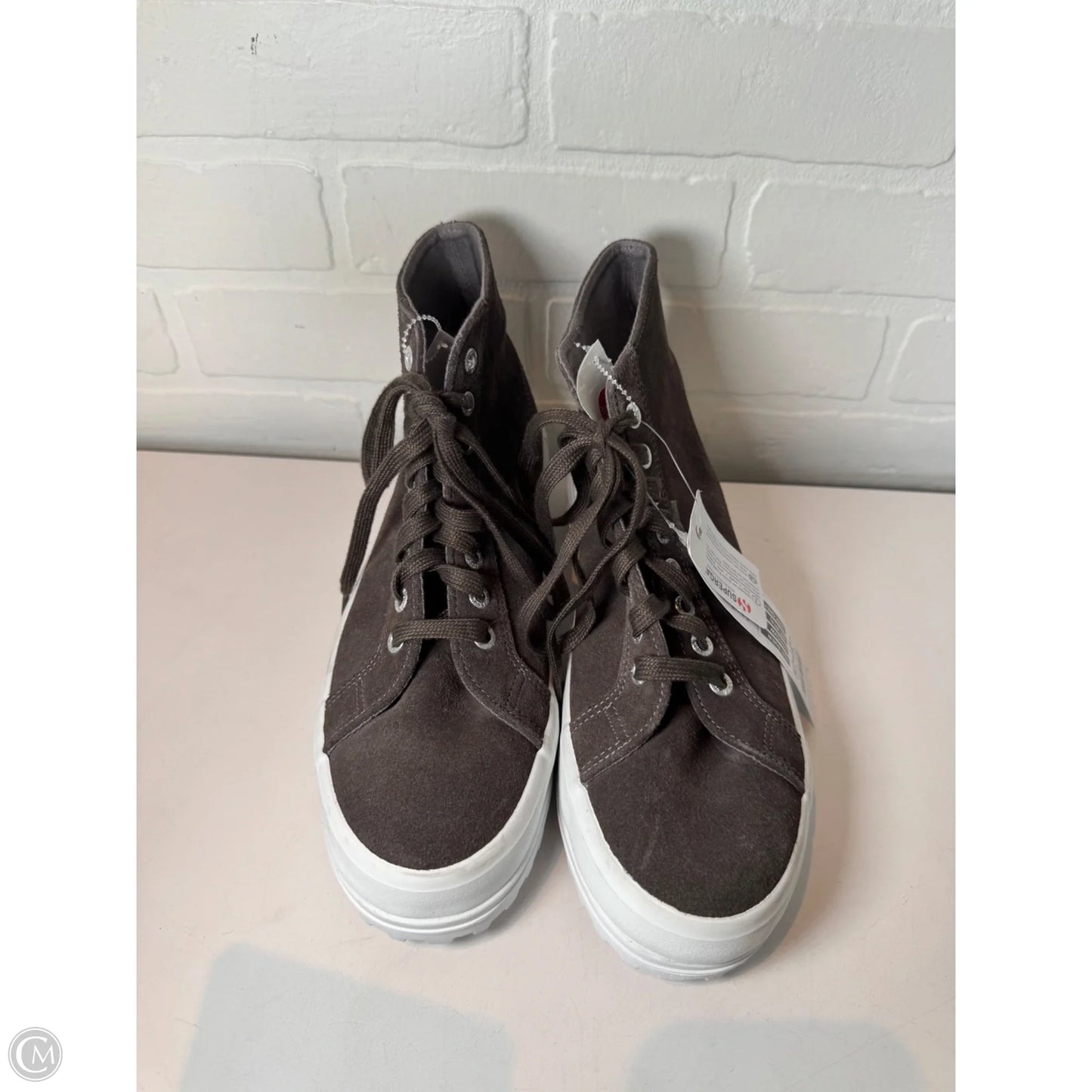 Shoes Sneakers By Superga In Grey & White, Size: 9.5