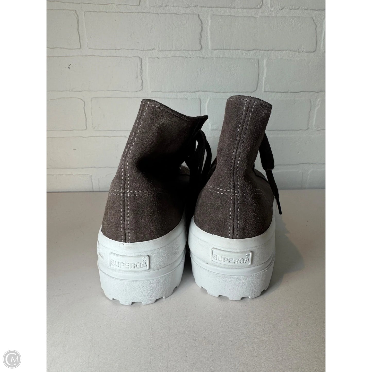 Shoes Sneakers By Superga In Grey & White, Size: 9.5