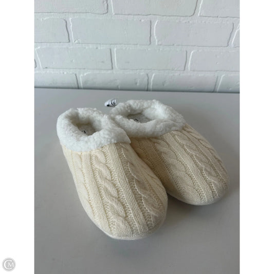 Slippers By Clothes Mentor In Cream & Yellow