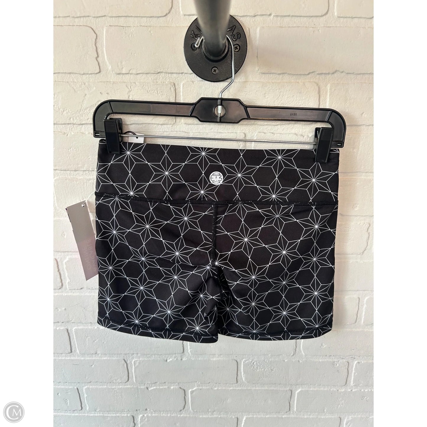 Athletic Shorts By Clothes Mentor In Black & White, Size: 6