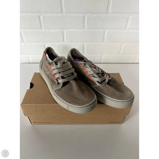 Shoes Sneakers By Cmc In Grey, Size: 7.5