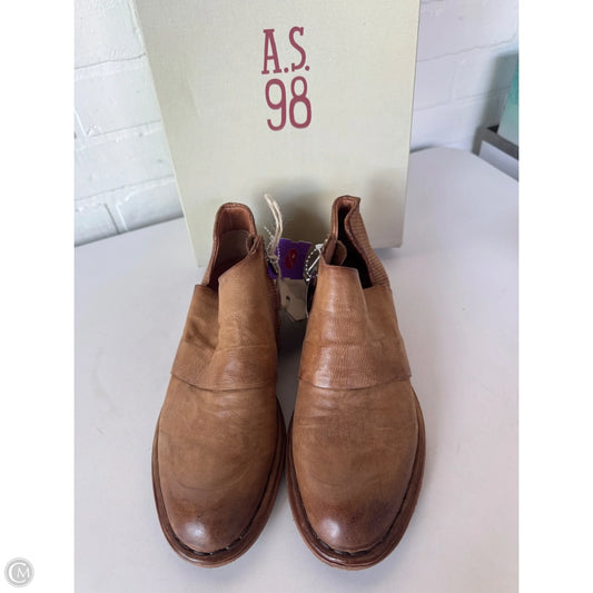 Boots Ankle Flats By Cmb In Tan, Size: 6.5