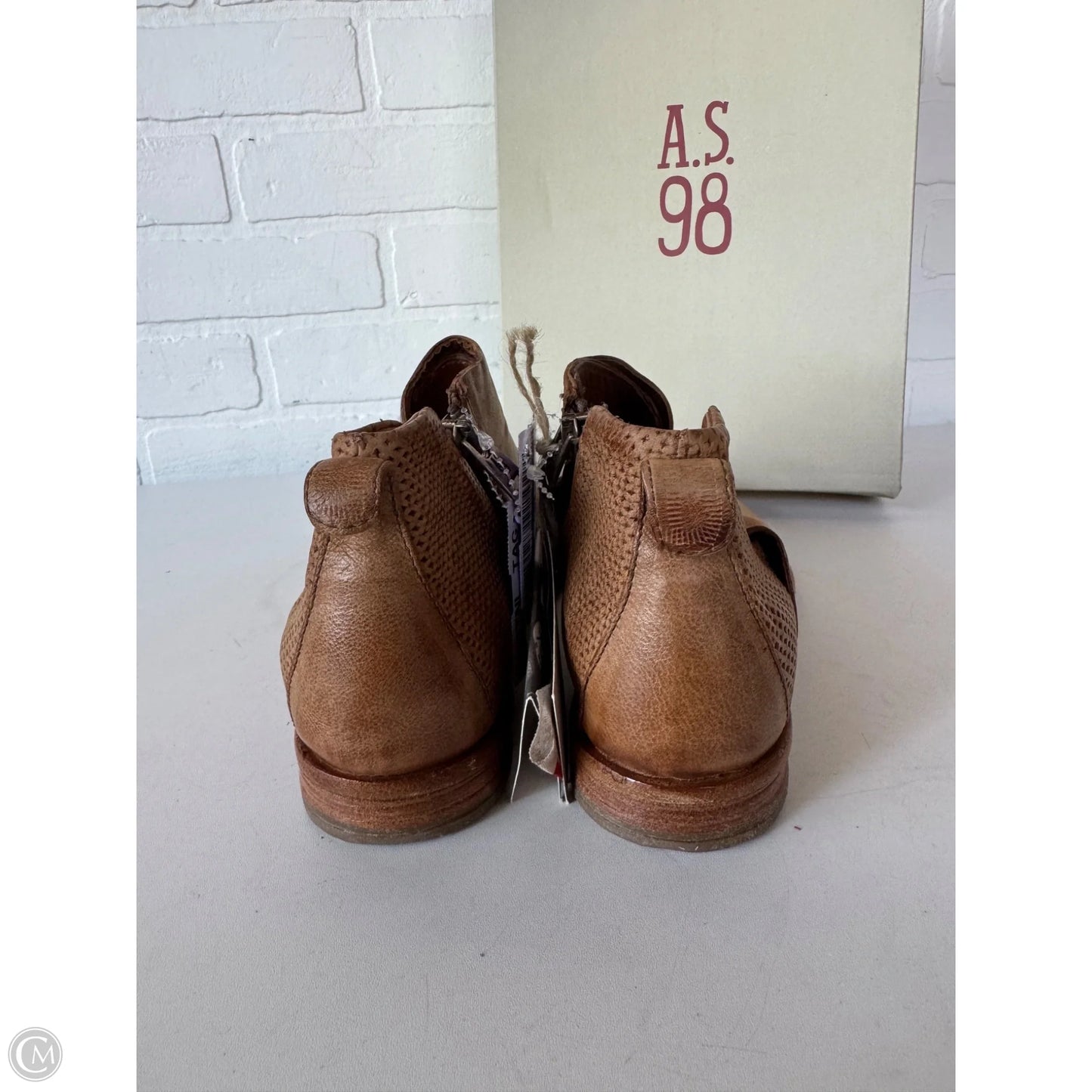 Boots Ankle Flats By Cmb In Tan, Size: 6.5