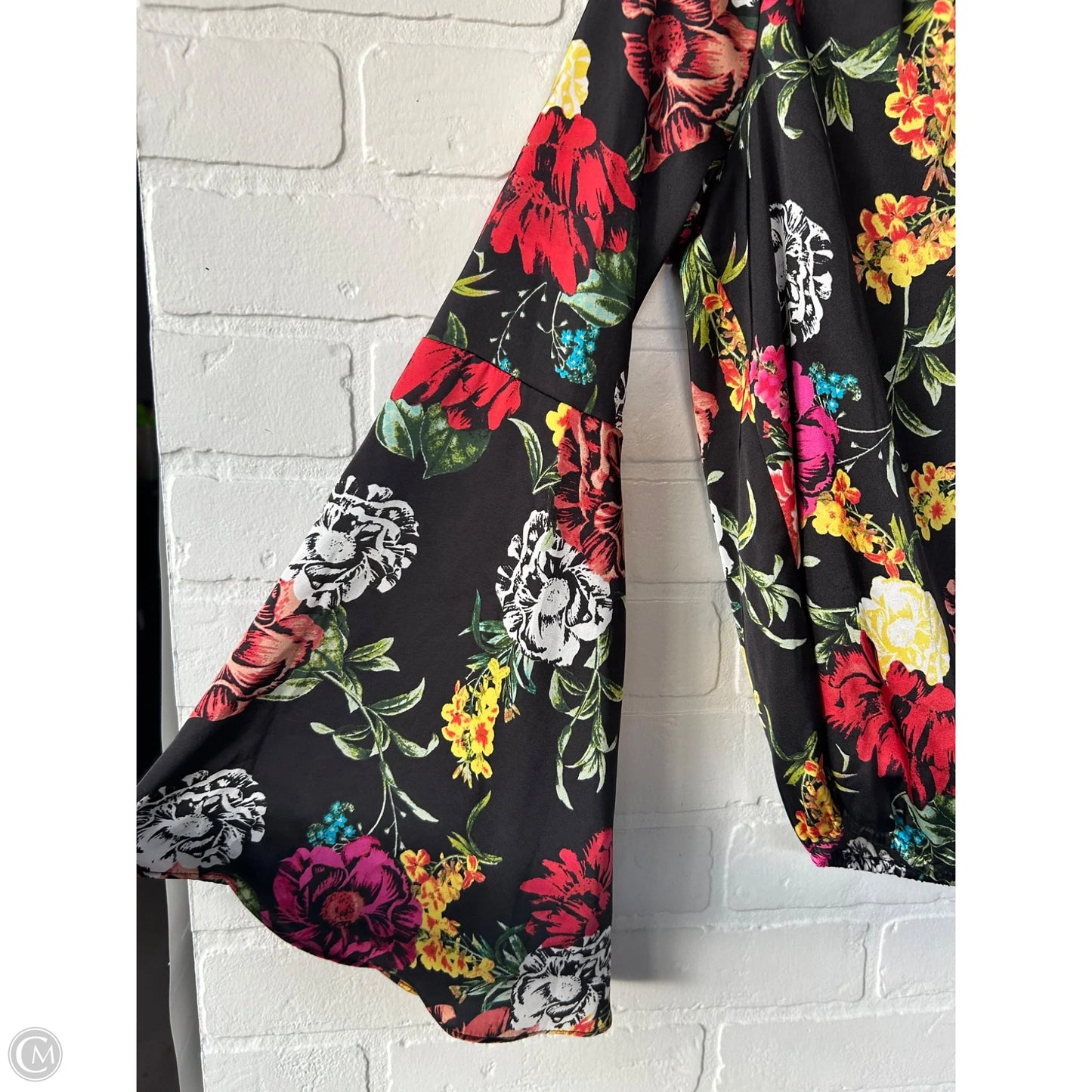 Top Long Sleeve By Guess In Black & Red, Size: S