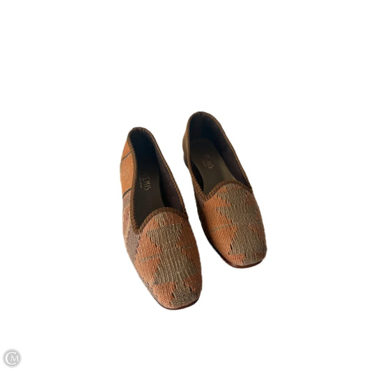 Shoes Flats By Cmb In Brown & Orange, Size: 7.5