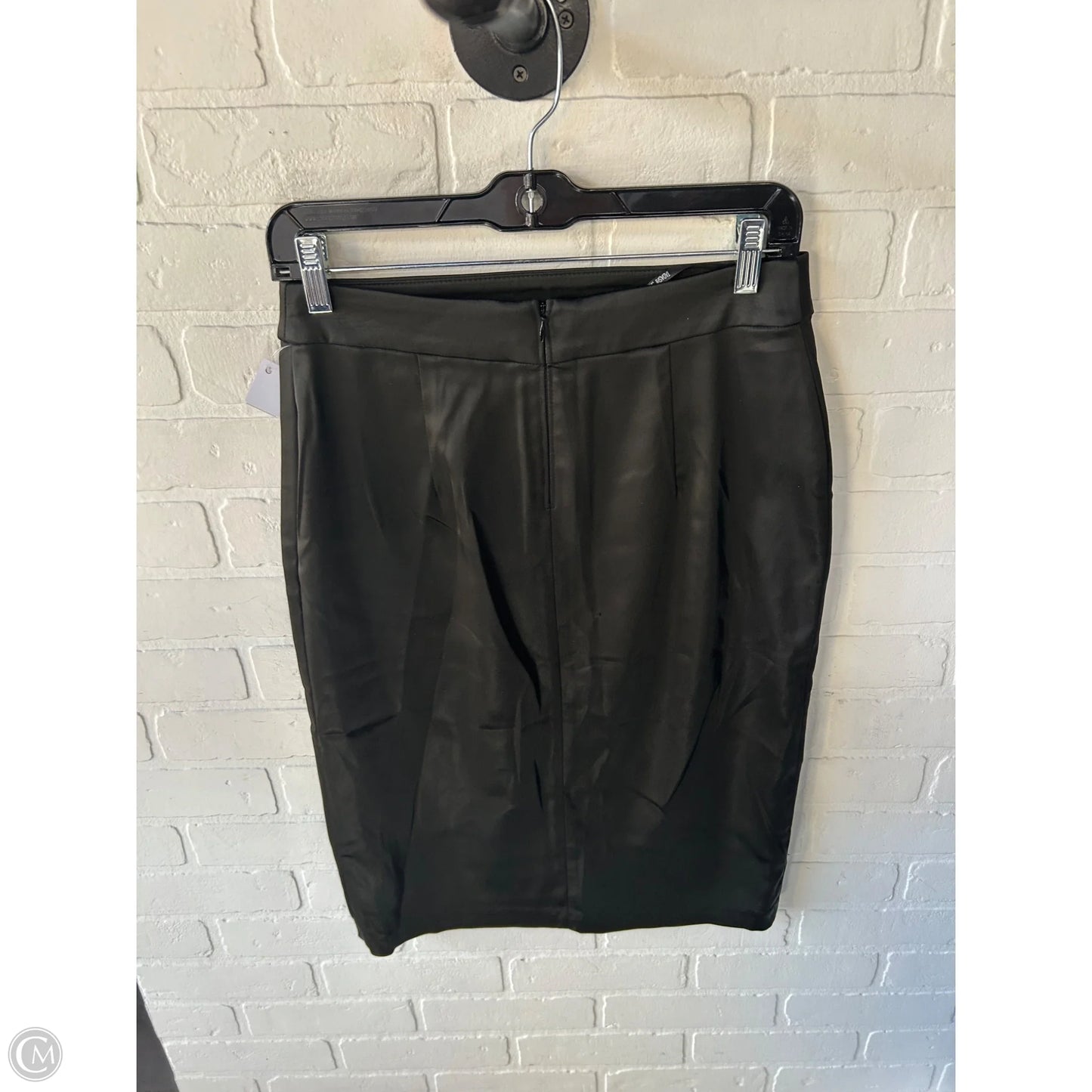 Skirt Midi By Clothes Mentor In Black, Size: 4