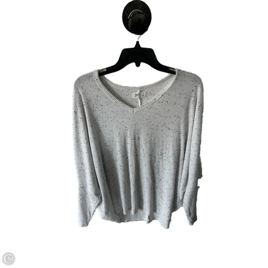 Top Long Sleeve By Maurices In Grey & White, Size: L