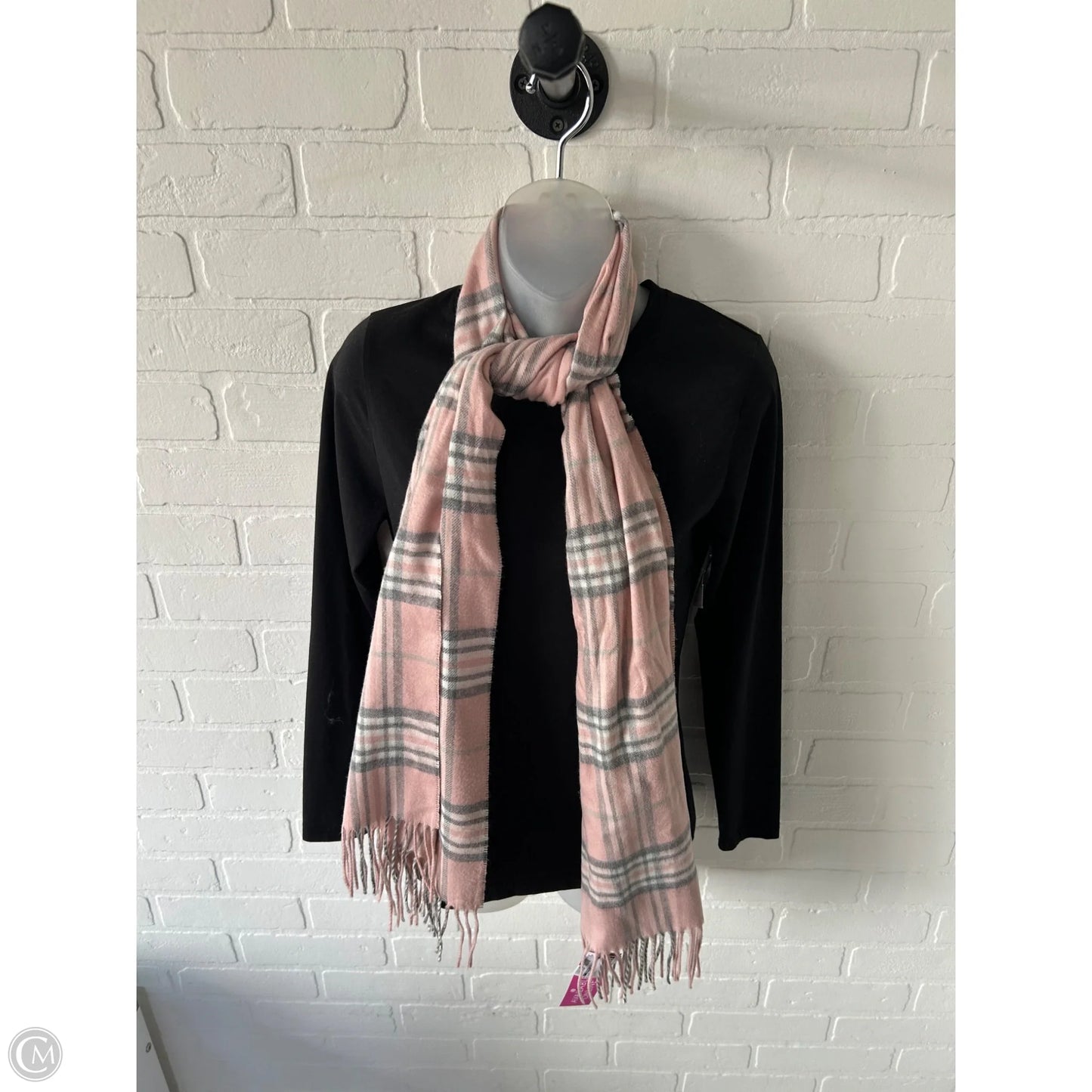 Scarf Winter By Clothes Mentor In Grey & Pink