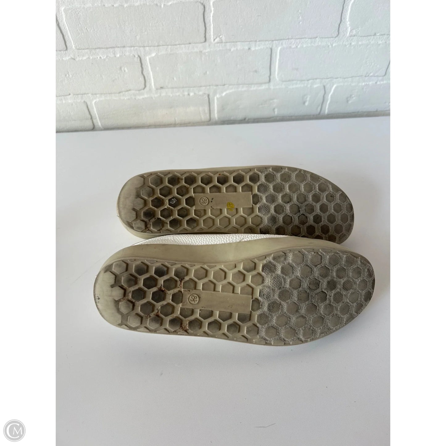 Shoes Sneakers By Shu Shop In Gold & White, Size: 8.5