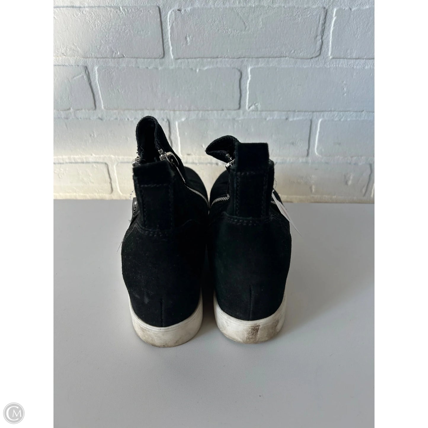 Shoes Sneakers By Steve Madden In Black & White, Size: 9