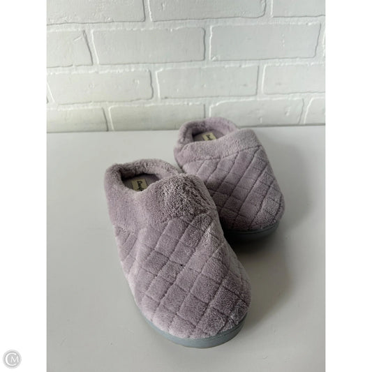 Slippers By Clothes Mentor In Purple, Size: 7.5