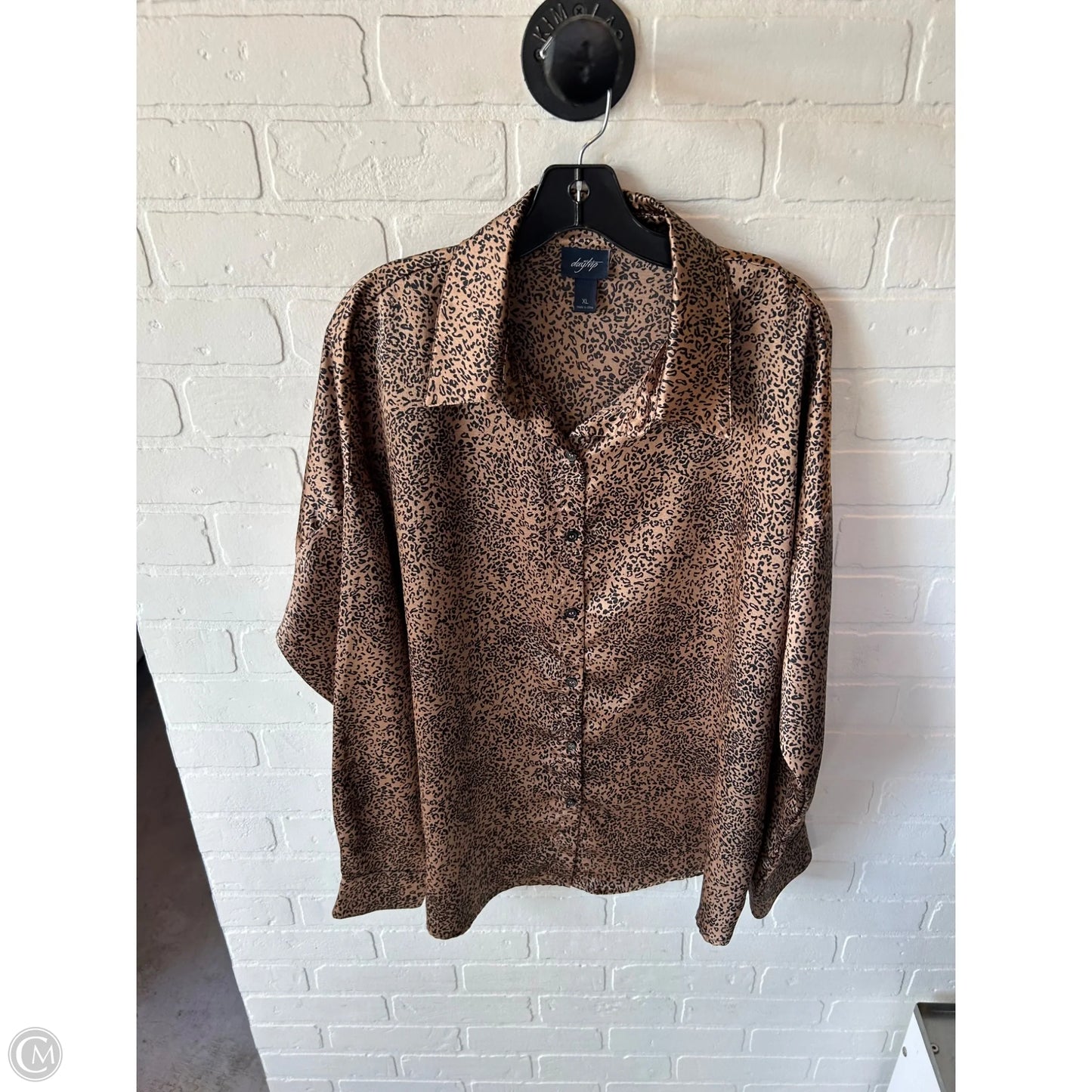 Top Long Sleeve By Daytrip In Animal Print, Size: Xl