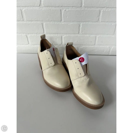 Shoes Heels Block By Crown Vintage In Cream, Size: 9