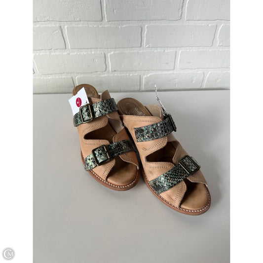 Sandals Heels Block By Freebird In Green & Tan, Size: 10