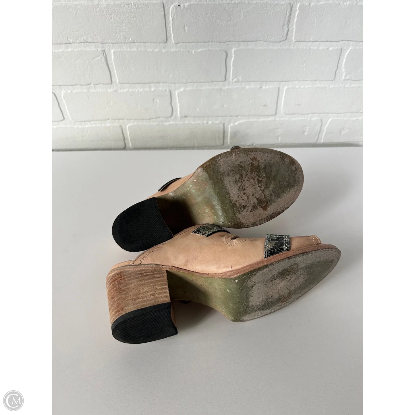 Sandals Heels Block By Freebird In Green & Tan, Size: 10