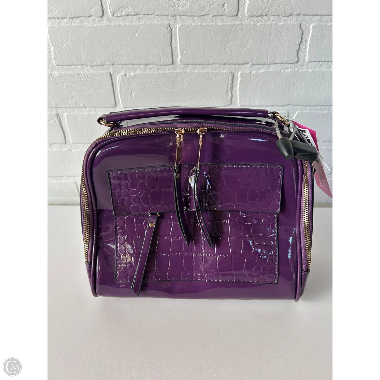 Handbag By Clothes Mentor, Size: Medium