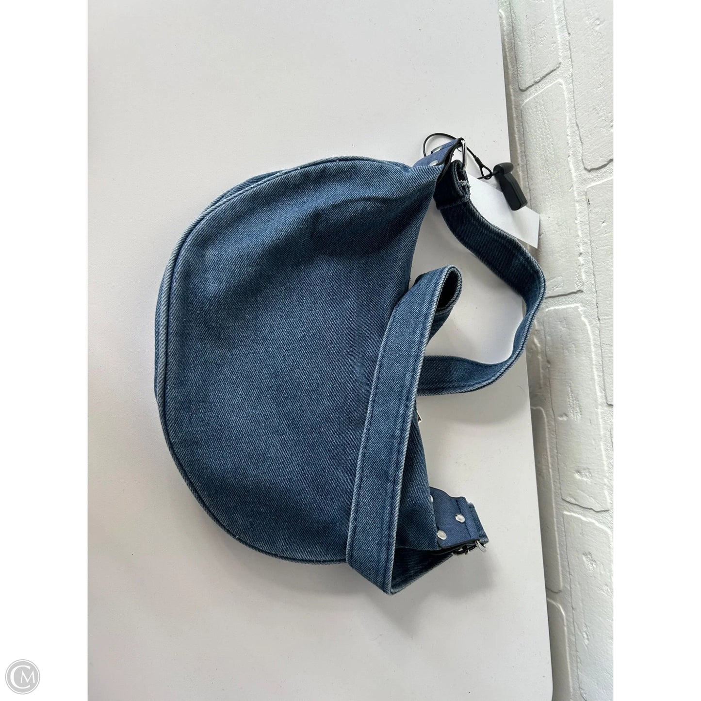 Crossbody By Clothes Mentor, Size: Small