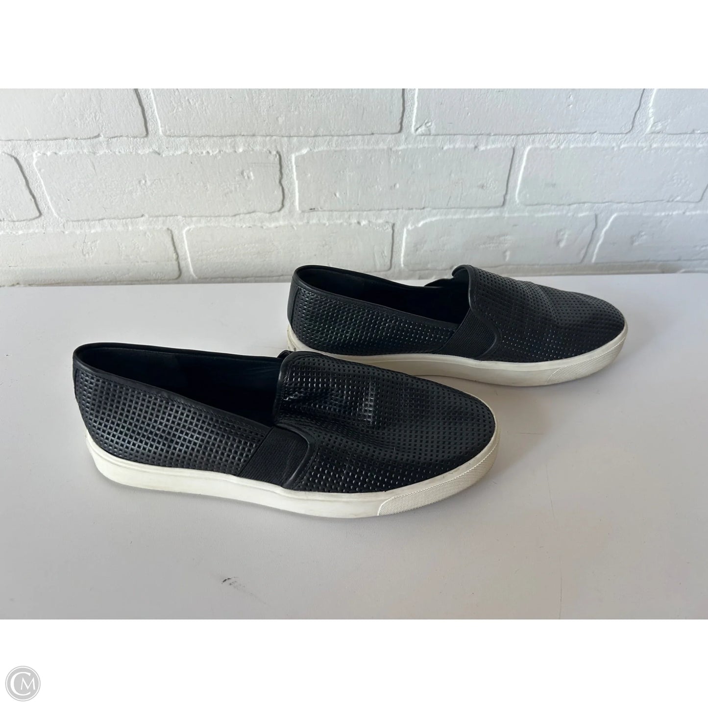 Shoes Flats By Vince In Black & White, Size: 6