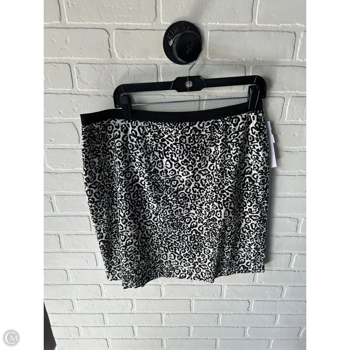 Skirt Mini & Short By Ann Taylor In Black & White, Size: 14