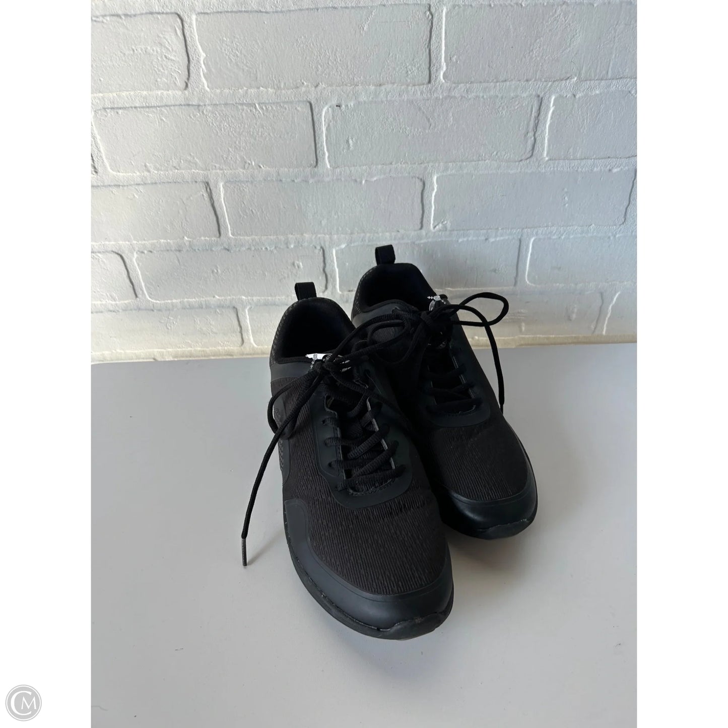 Shoes Sneakers By Vionic In Black, Size: 10