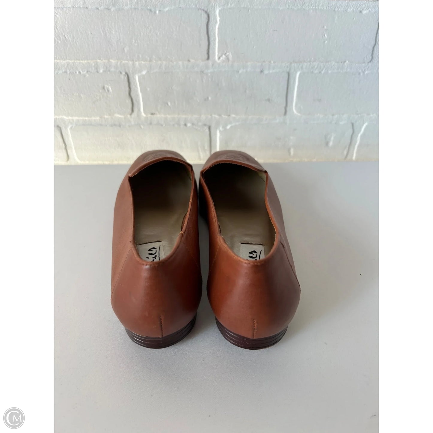Shoes Flats By Premier In Brown, Size: 9
