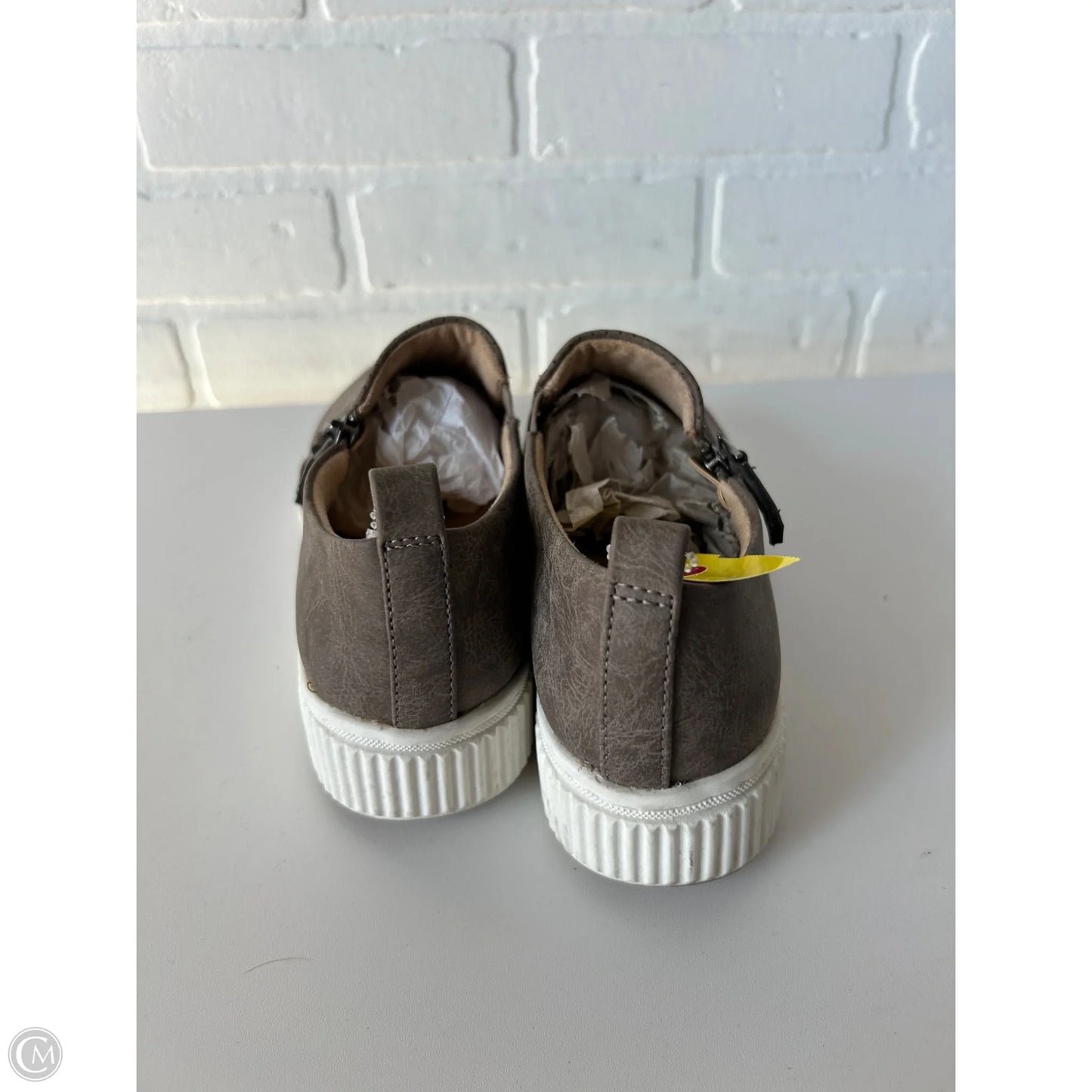 Shoes Flats By Naturalizer In Taupe, Size: 7