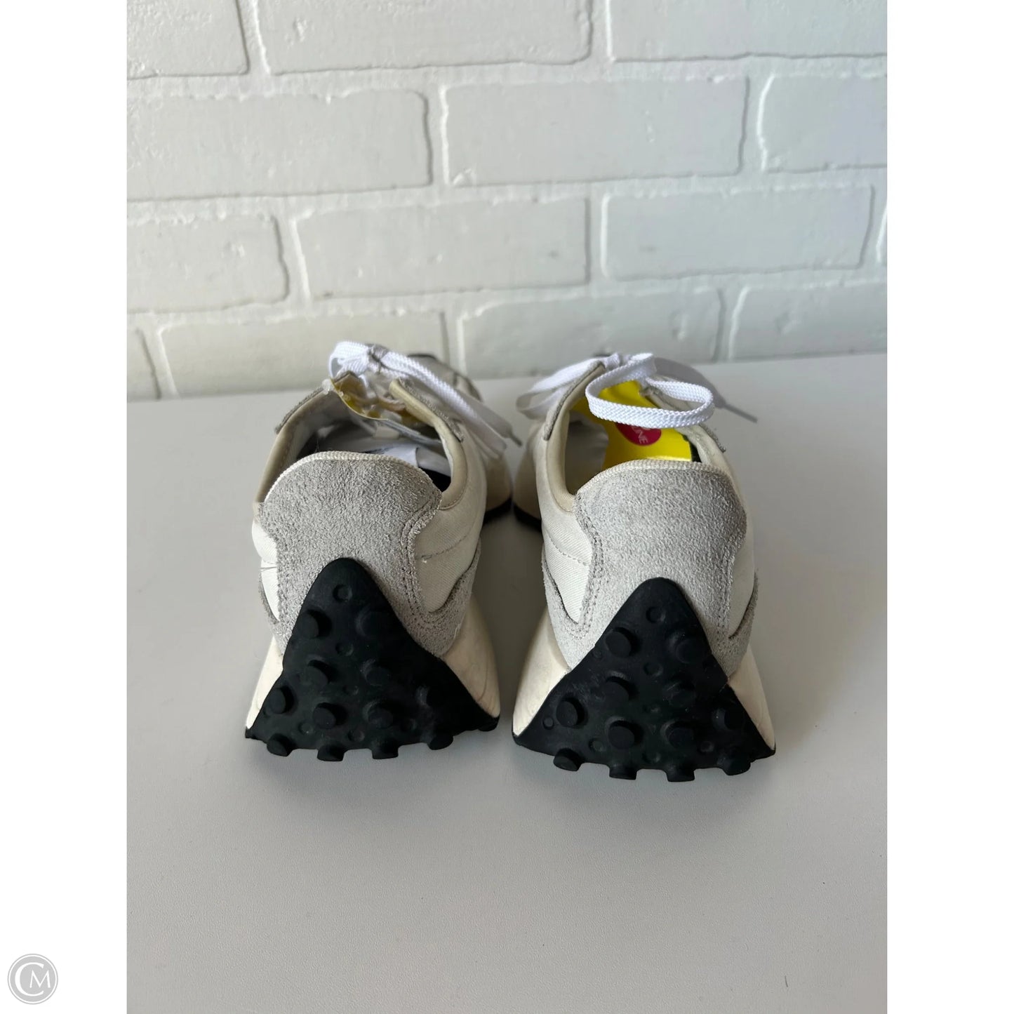 Shoes Athletic By New Balance In Black & White, Size: 6