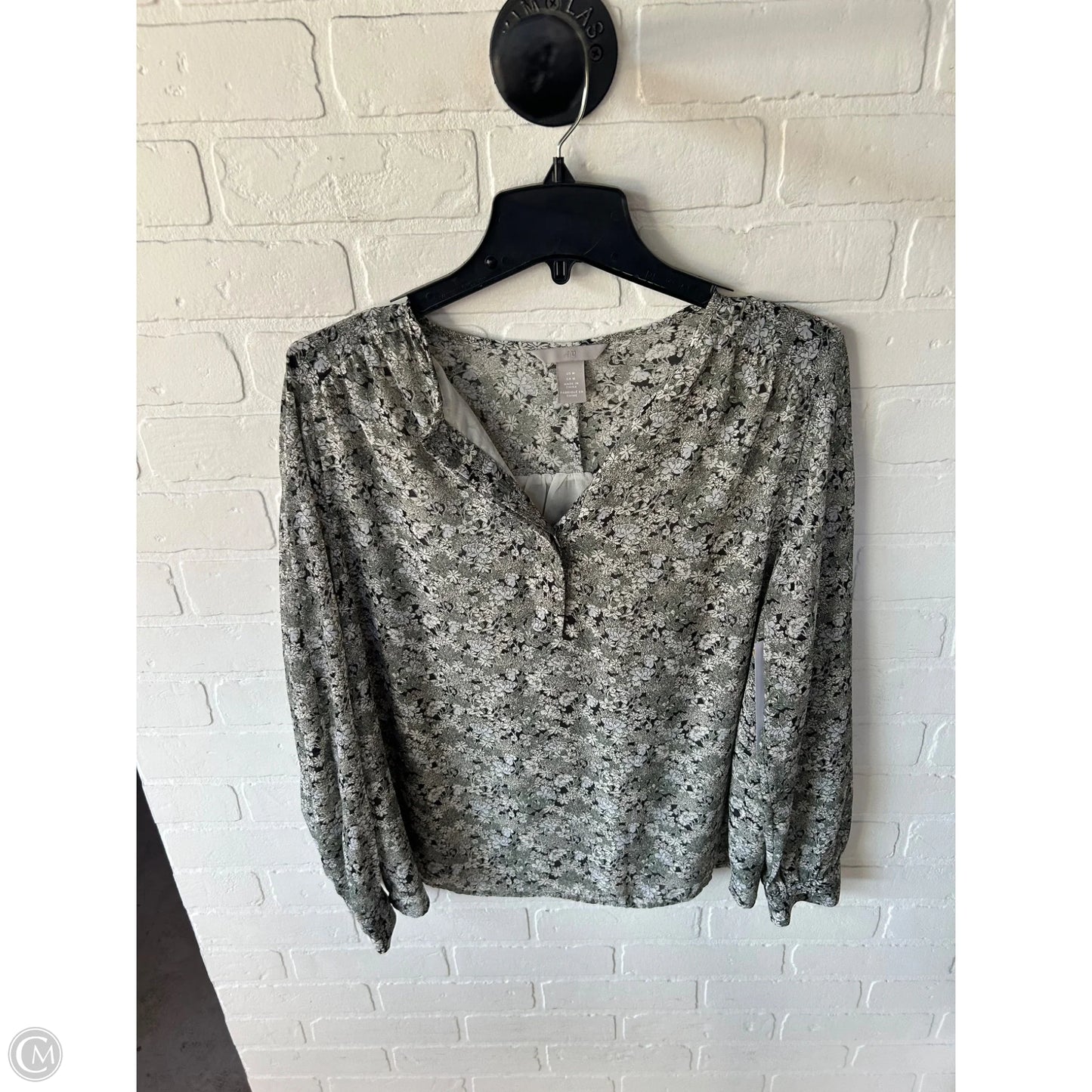 Top Long Sleeve By H&m In Green & White, Size: M