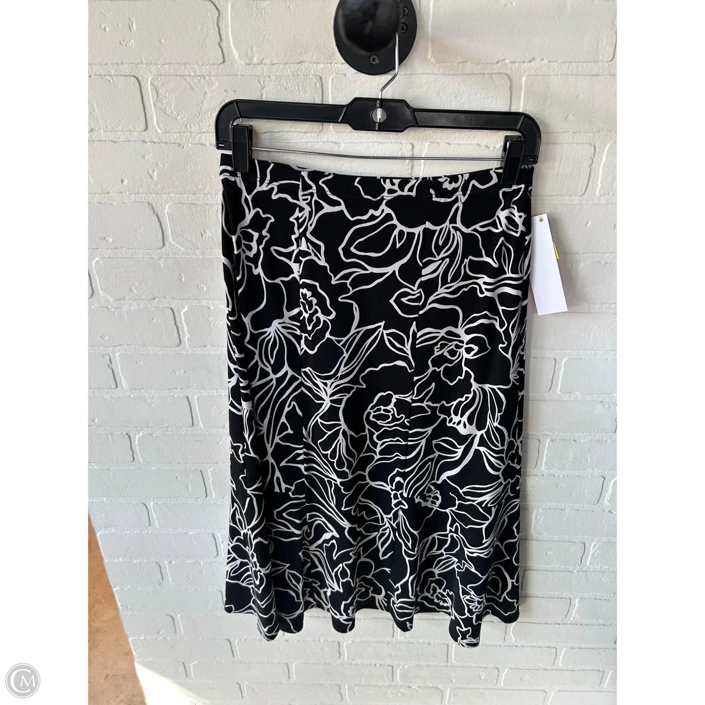 Skirt Midi By Chicos In Black & White, Size: 4