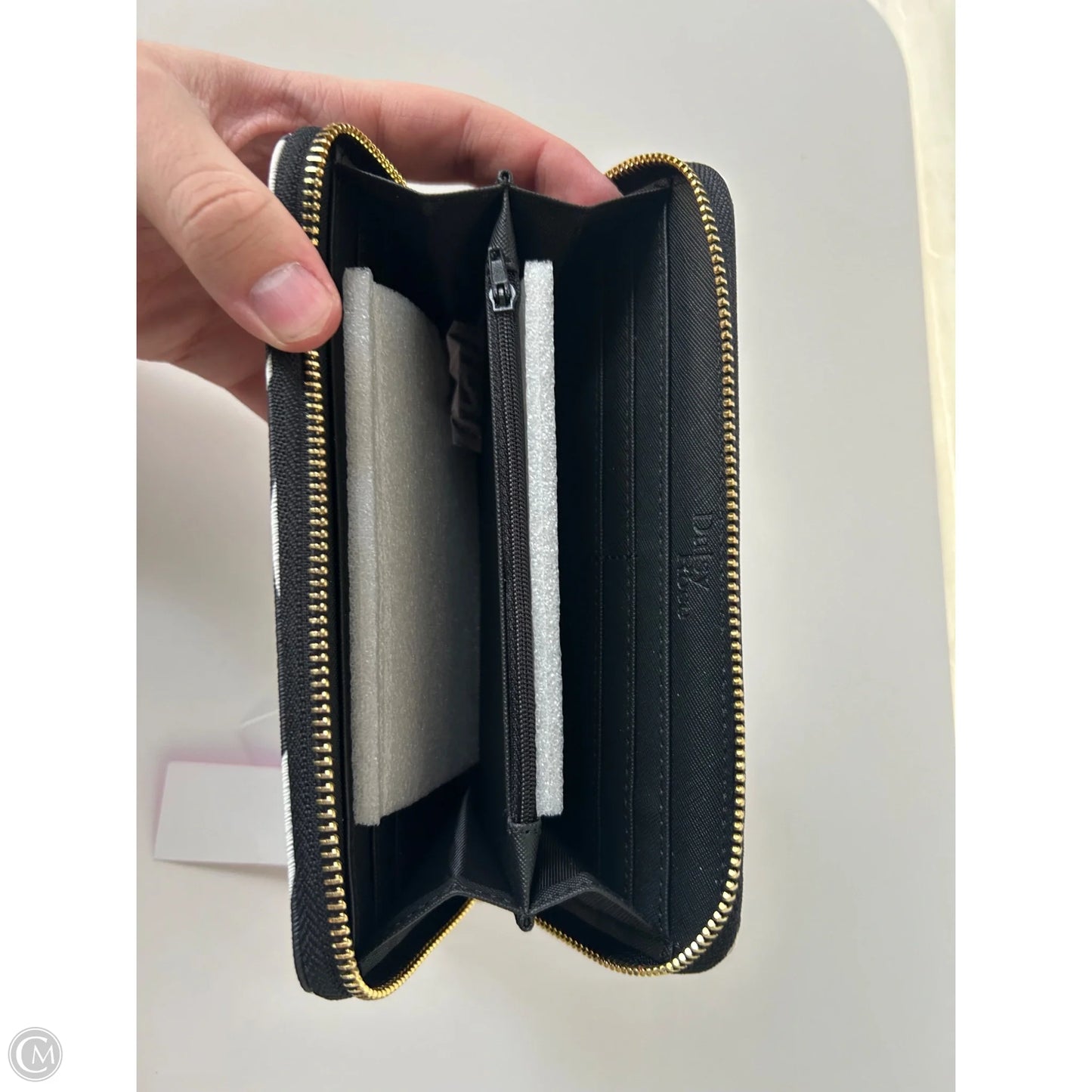 Wallet By Clothes Mentor, Size: Large