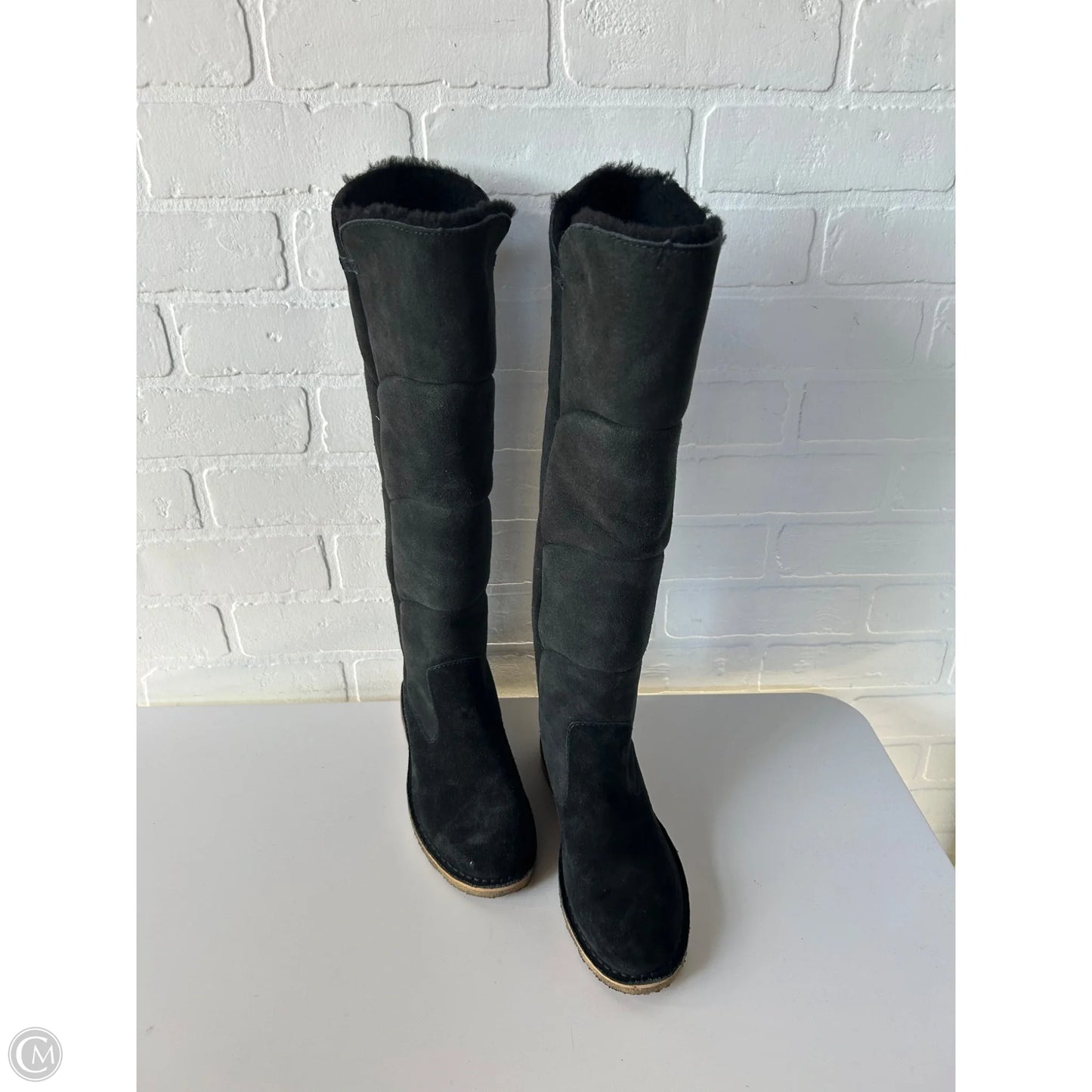 Boots Designer By Ugg In Black, Size: 6.5