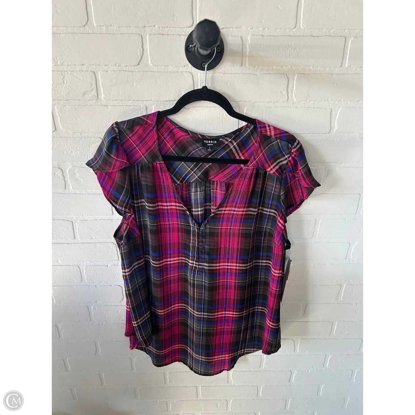 Top Short Sleeve By Torrid In Grey & Pink, Size: 1x