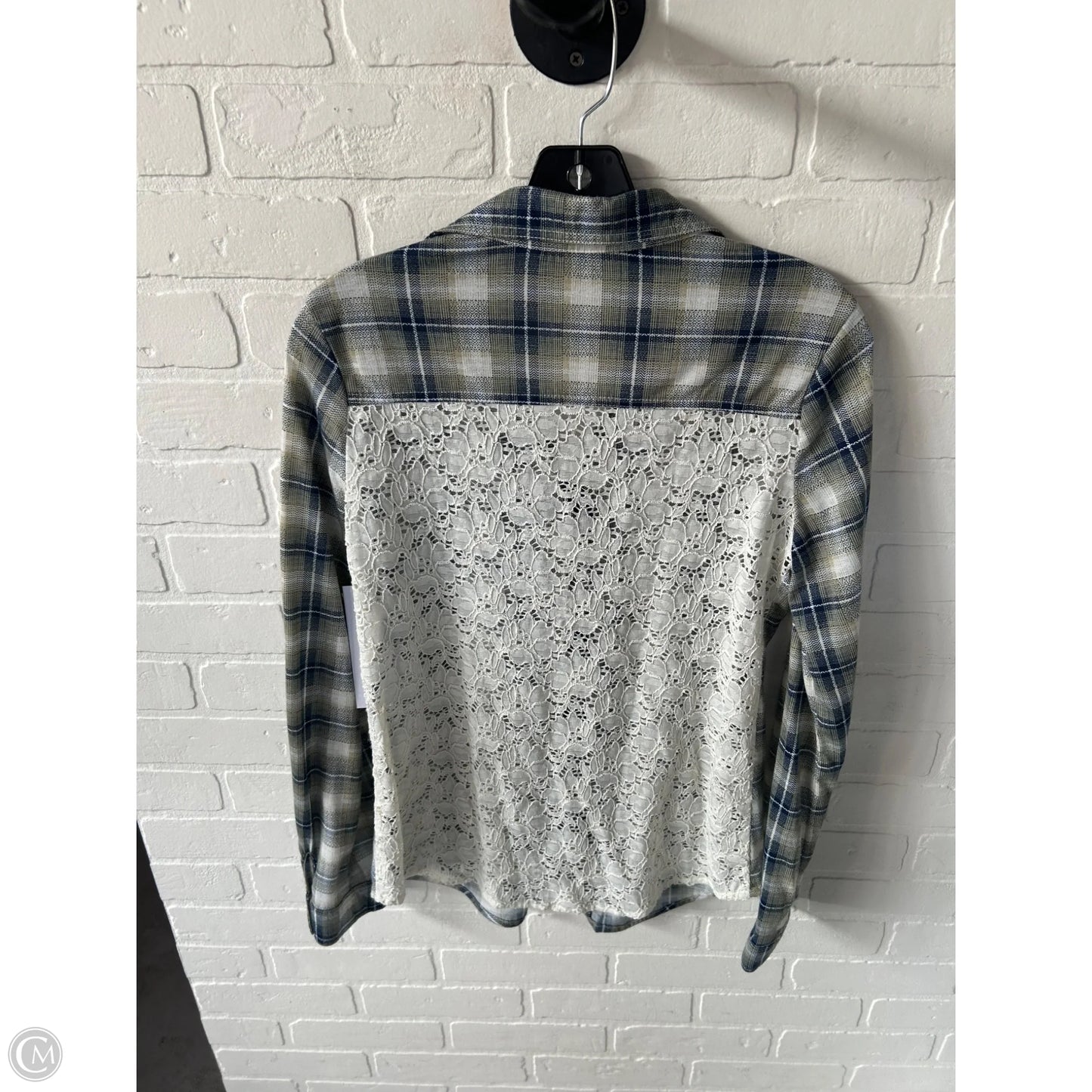 Top Long Sleeve By Passport In Green & White, Size: M