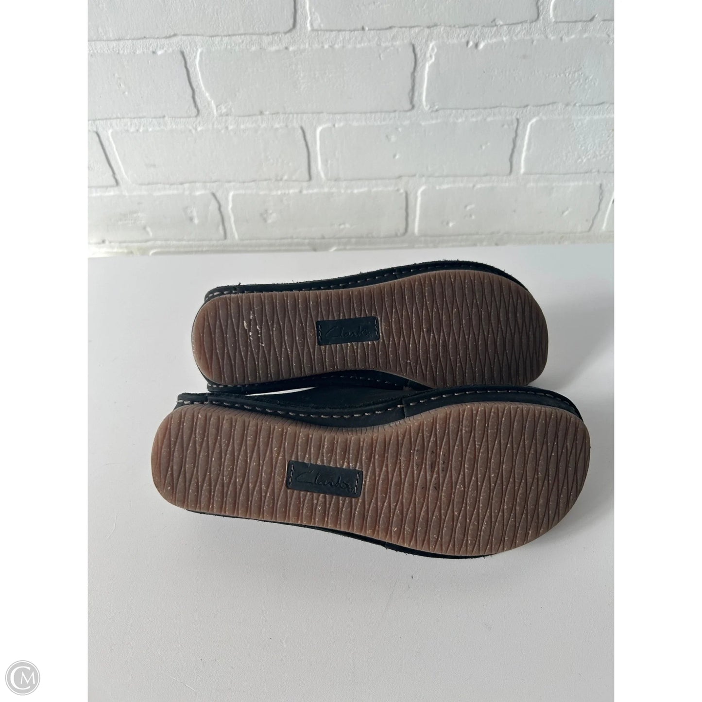 Shoes Flats By Clarks In Black & Brown, Size: 8