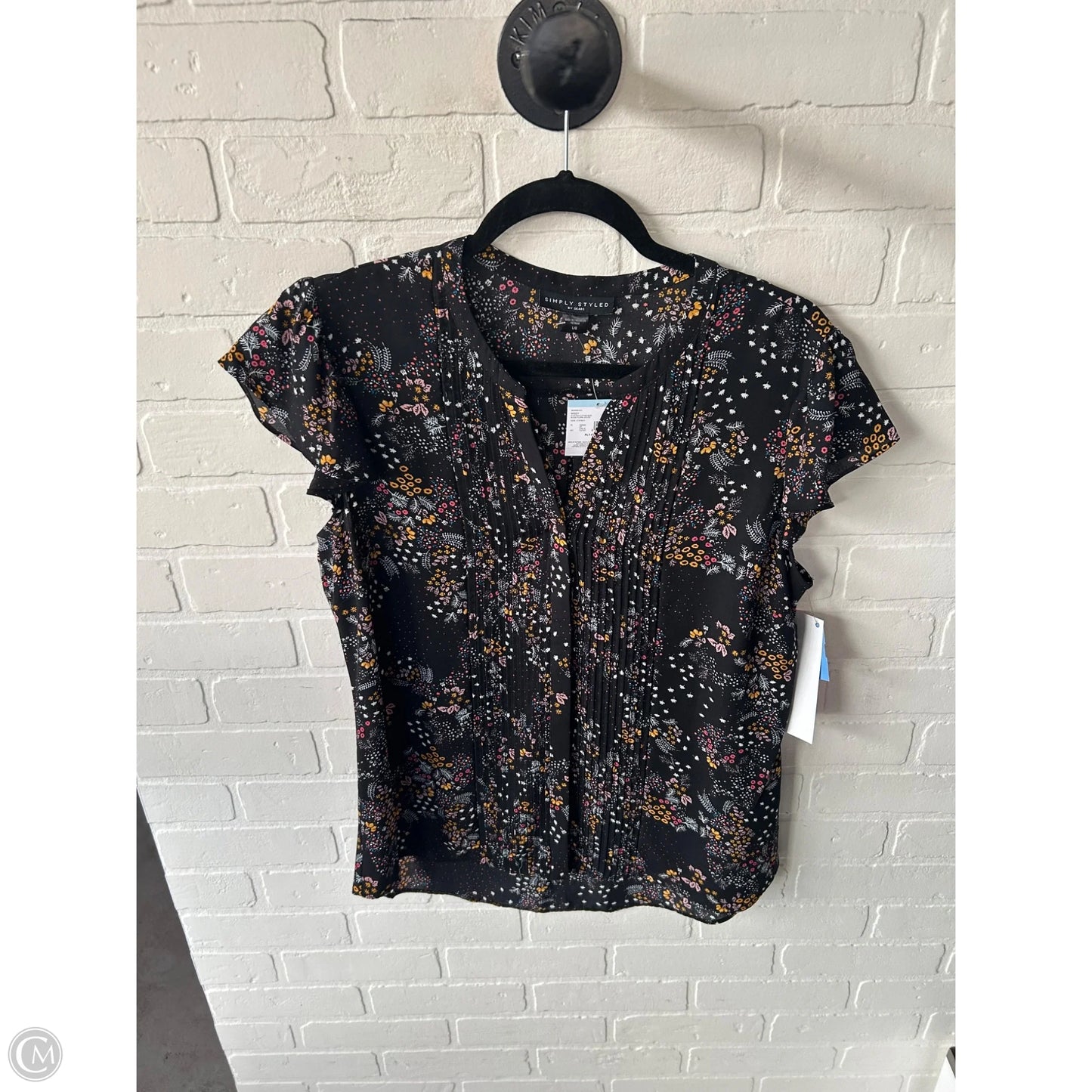 Top Sleeveless By Simply Styled In Black & Yellow, Size: L