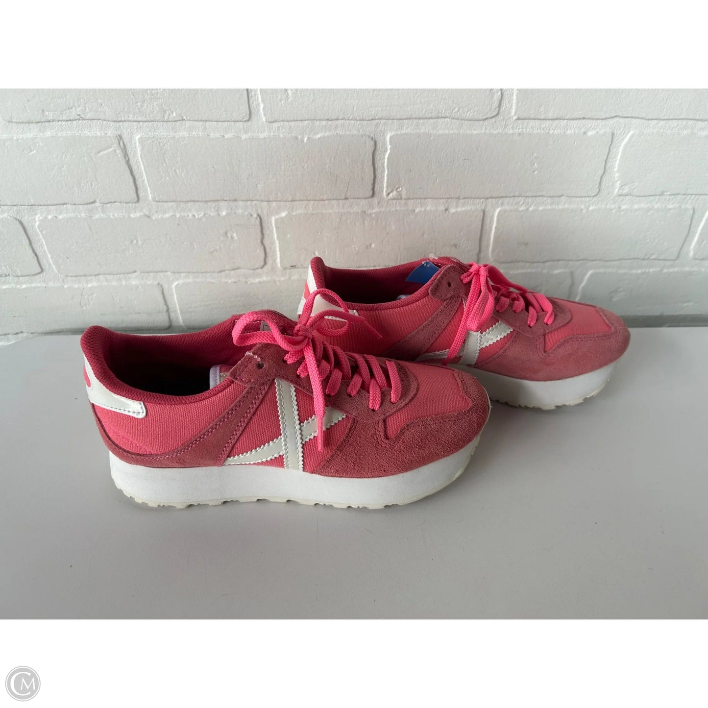 Shoes Athletic By Cme In Pink & White, Size: 7.5