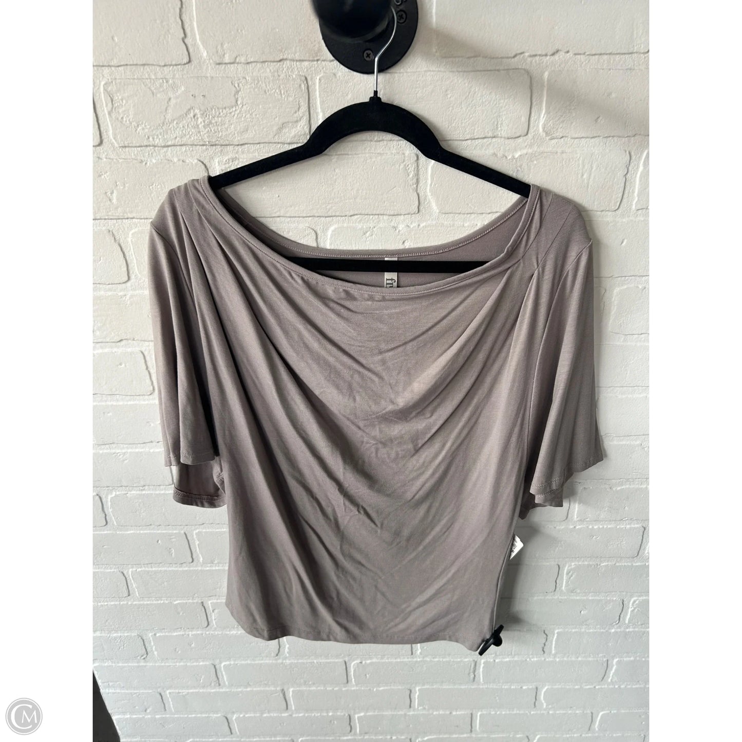 Top Short Sleeve By Cma In Brown, Size: L
