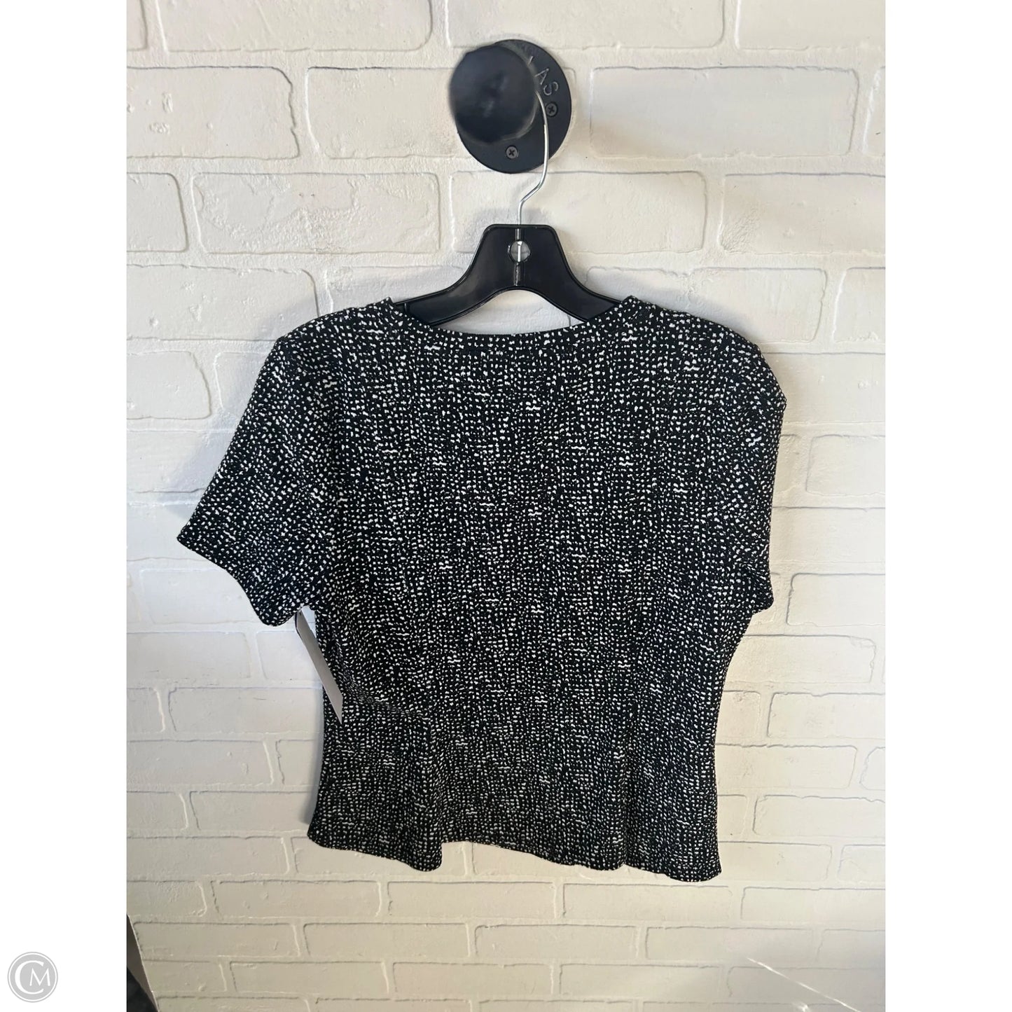Top Short Sleeve By White House Black Market In Black & White, Size: M
